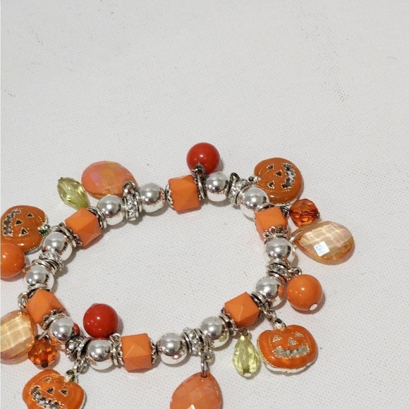 Fall Halloween pumpkin charm bracelet new - Picture 3 of 6